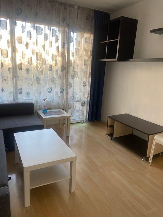 Двустаен апартамент в ж.к. Люлин 9