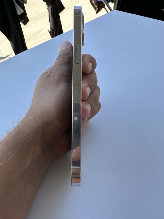 Продавам iPhone 12 Pro Max 128 GB.