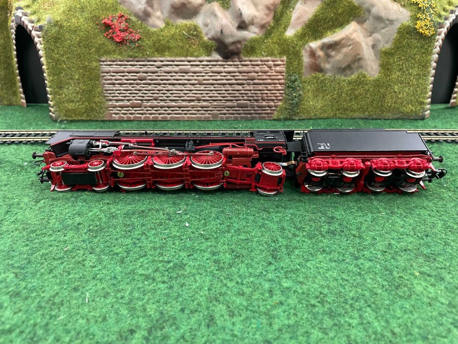 Локомотив парен Роко BR01 HO 1:87 влак ЖП модел кутия