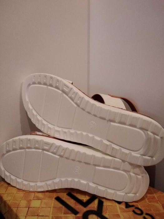 Сандали с платформа