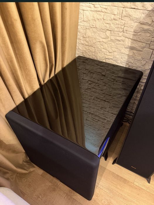 Vând Schimb SVS PB17-Ultra Revolution – Piano Gloss Black | Referință în lumea subwooferelor