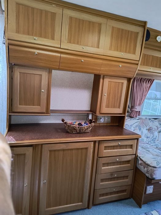 Rulota 2 axe Himer Eriba lux an 2004 cu toate actele la zi