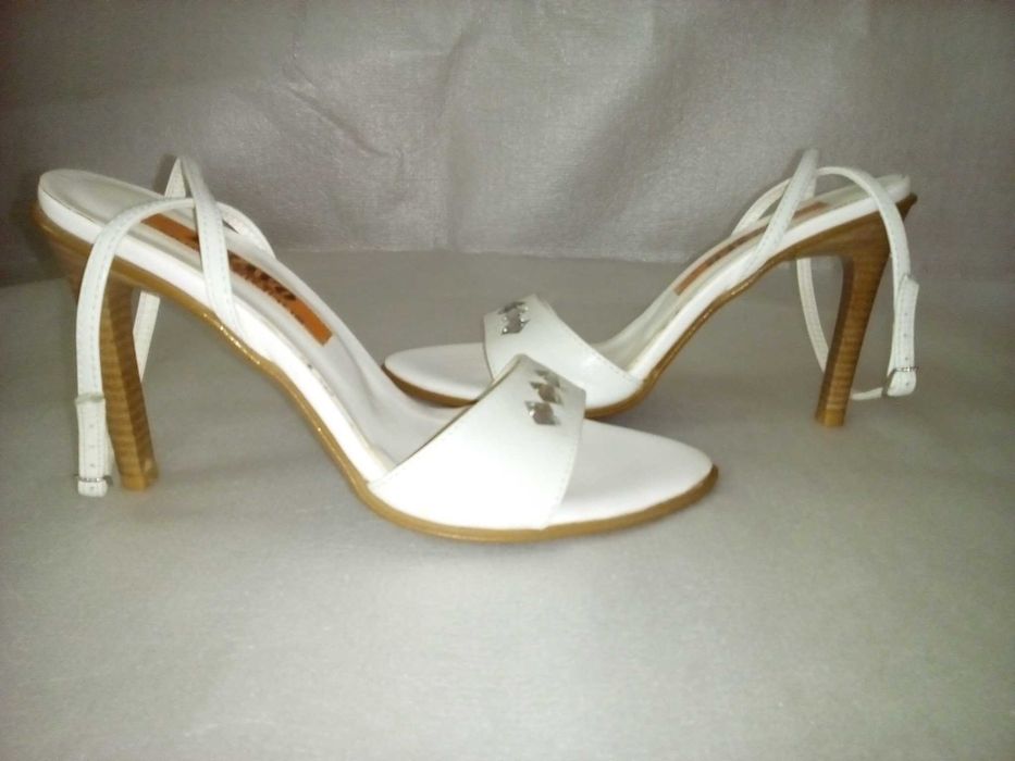 Босоножки женские