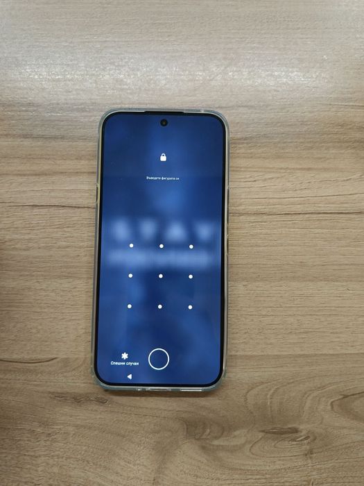 Продавам телефон Nothing Phone 4a Pro 12/256