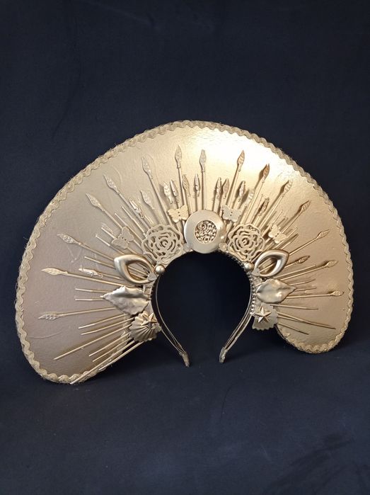 Корони, диадеми  рьчно изработени