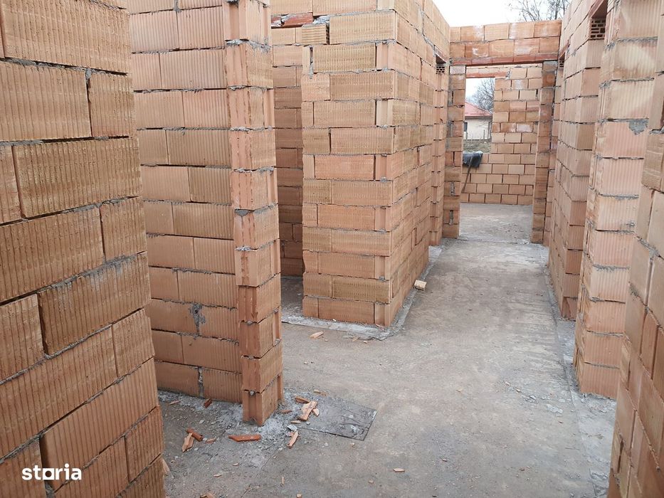 Casă la cheie pe 1 nivel 4 camere 2 băi,145 mp,500 mp teren