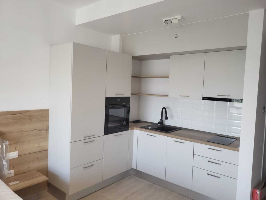 Montaj si manipulare mobila