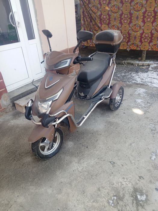 Elektra skuter 3 kalosni