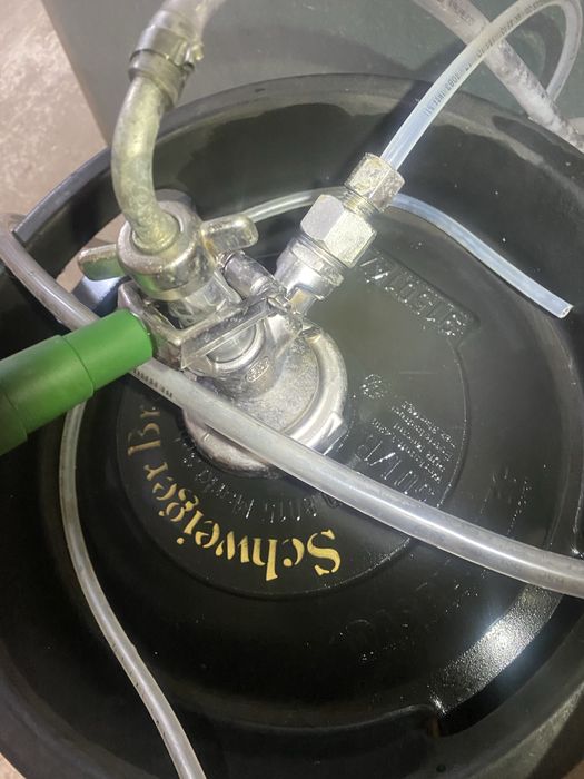 Butoi inox invelit in cauciuc / plastic de 50 l cu robinet