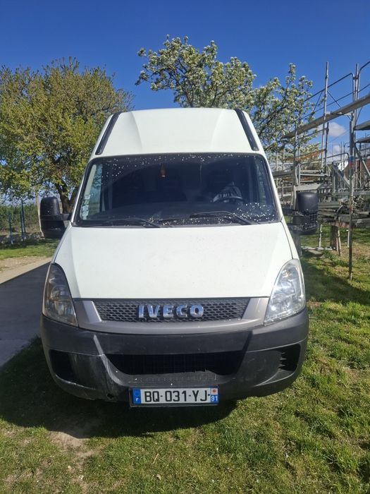Vând duba iveco daily 2.3 hpi
