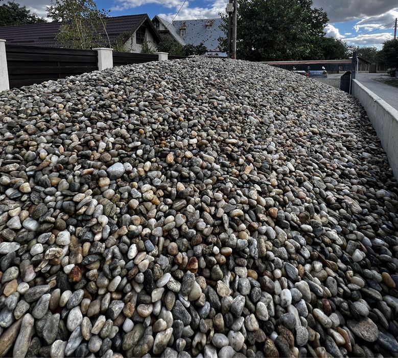 Amestec nisip + piatră, balast, pietriș – ideal pentru betoane/sape