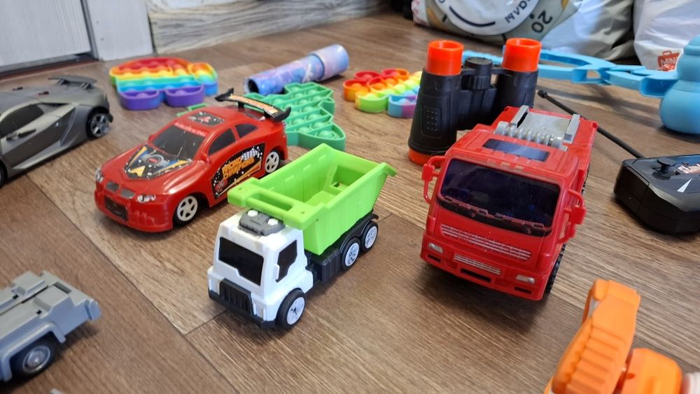 Пакет разных игрушек