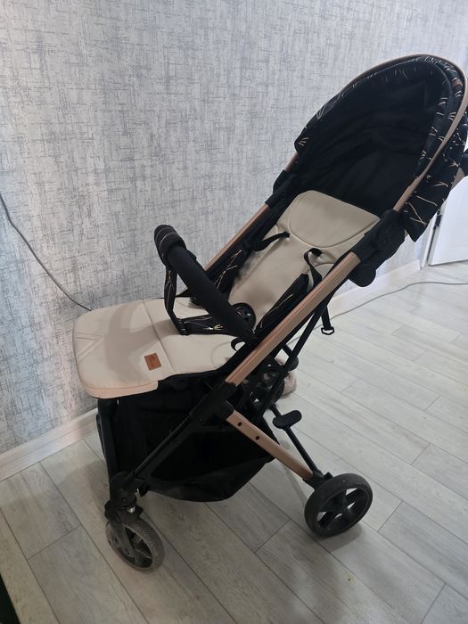 Детская коляска (есть подарок)