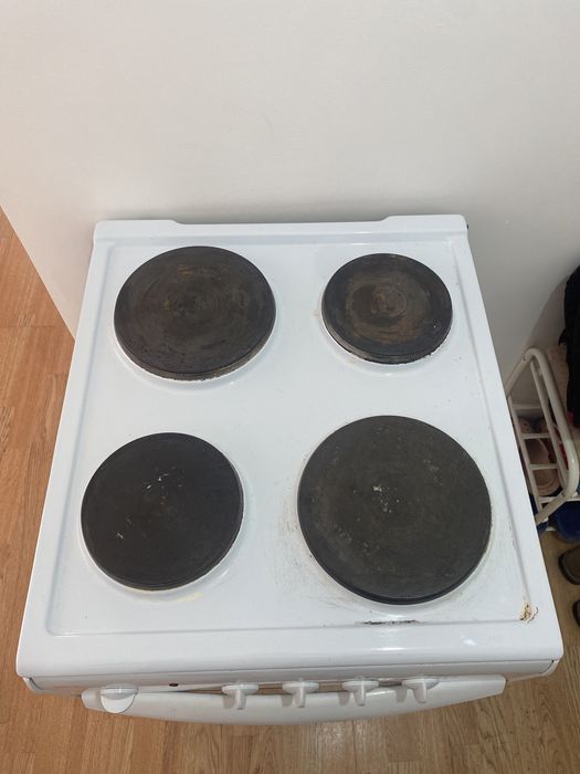 Продам   Электроплиту состояние норма…………………………………………………………………………………..