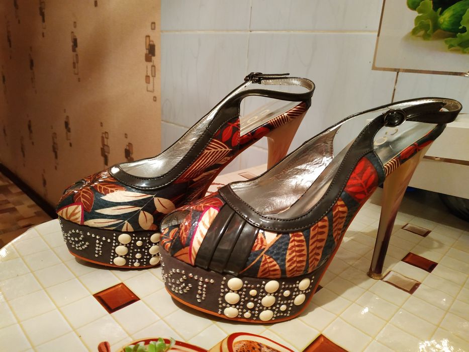 Босоножки на платформе