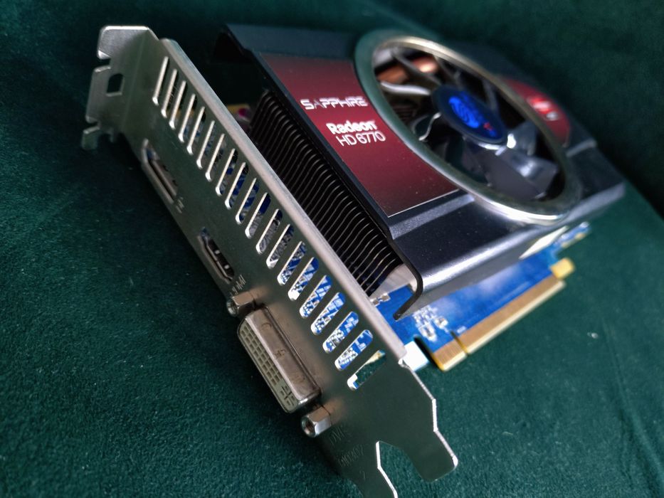 Placă video AMD Sapphire Radeon HD 6770