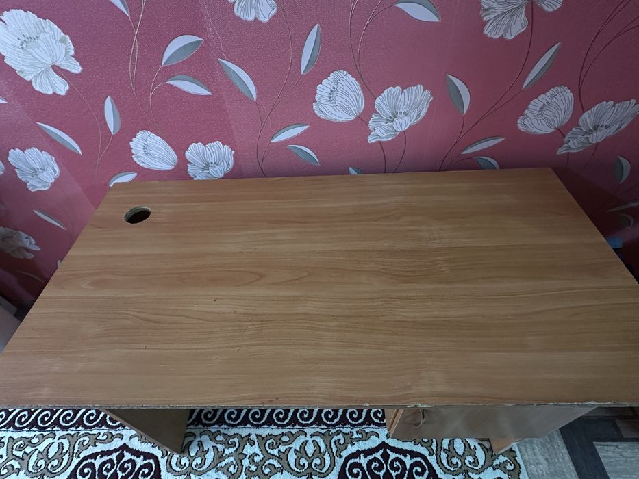 офисный стол/срочноо