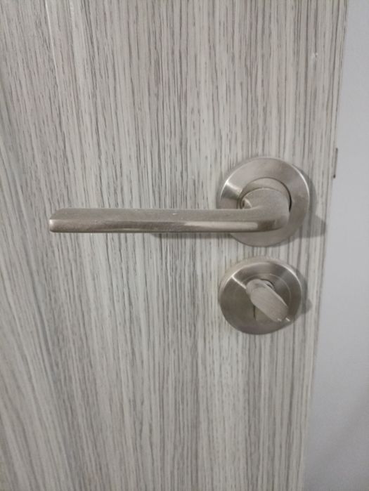 Ușa de interior fluture