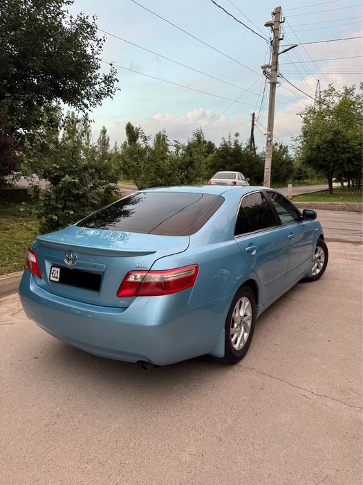 Toyota camry sotiladi 2007