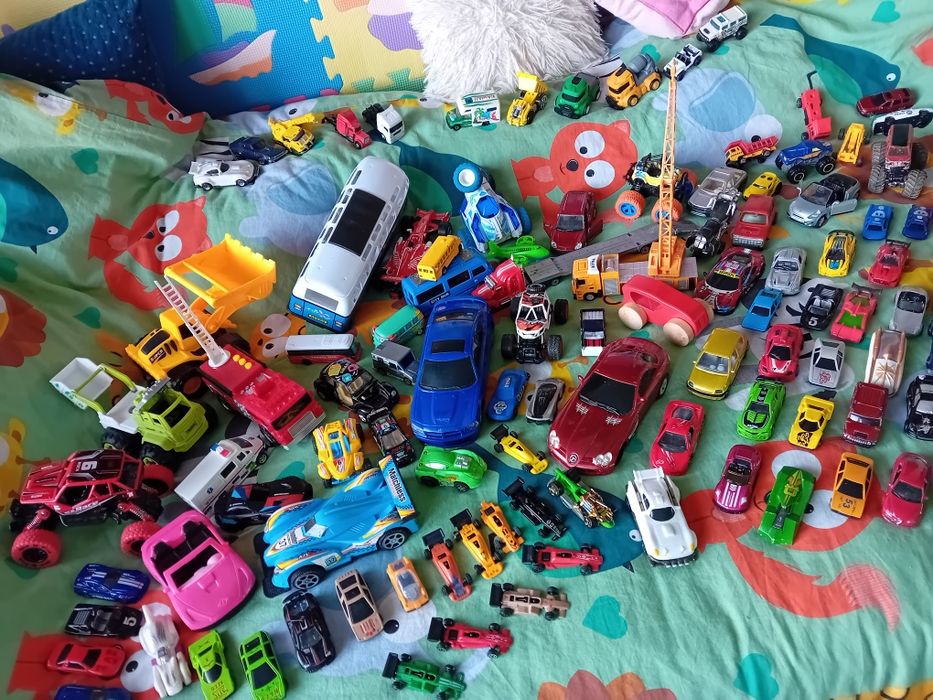 120 броя - огромен лот колички и други транспортни стрдства, метални п