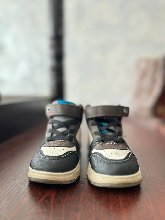 Продам детскую обувь на мальчика