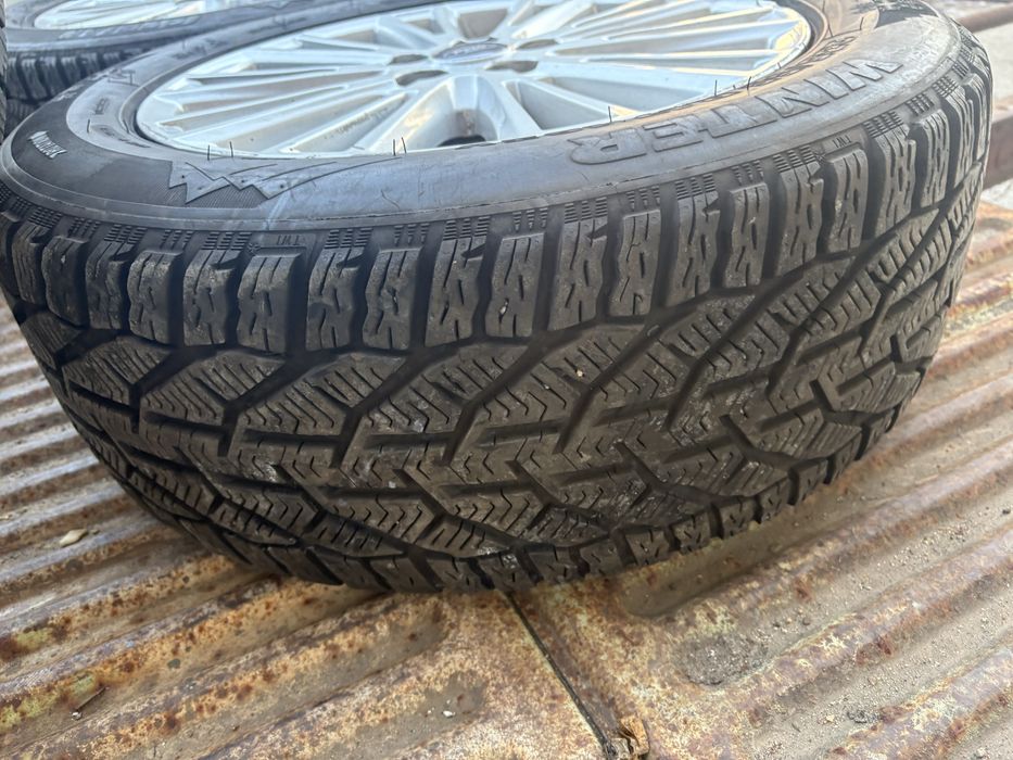 Джанти с гуми за Ford 5x108 17”