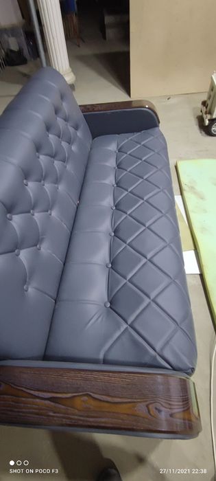 Divan ot Black Oficce