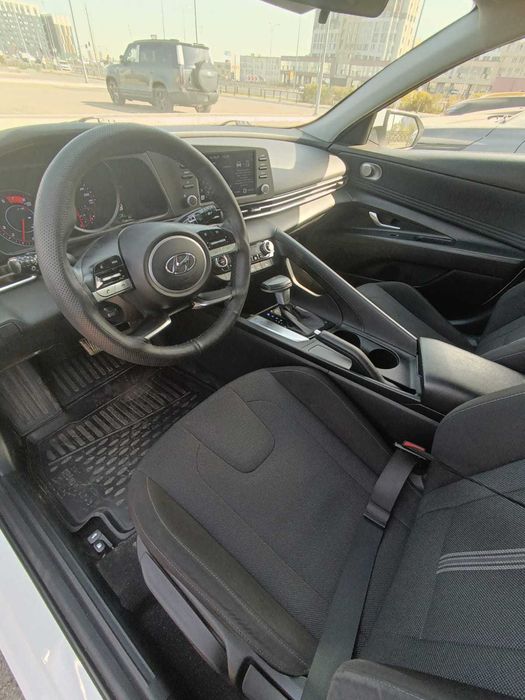 Hyundai Elantra 2022 г.