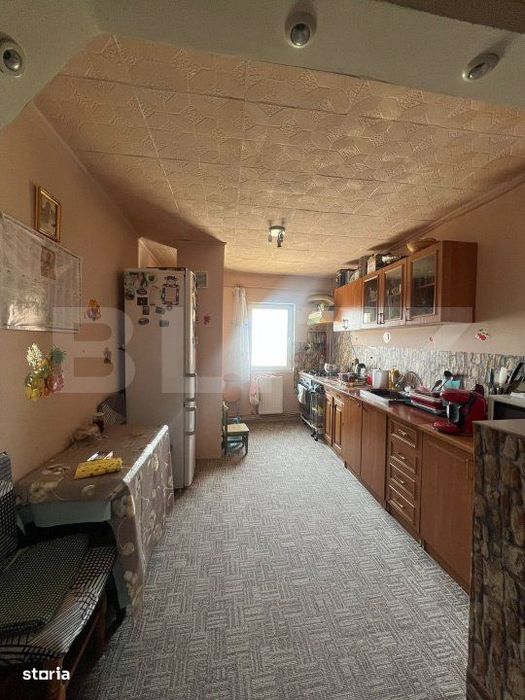 Apartament cu 3 camere, decomandat, zona micro 3 — fotografia 1