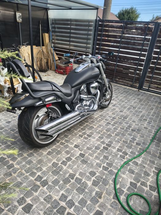 Suzuki intruder M109R