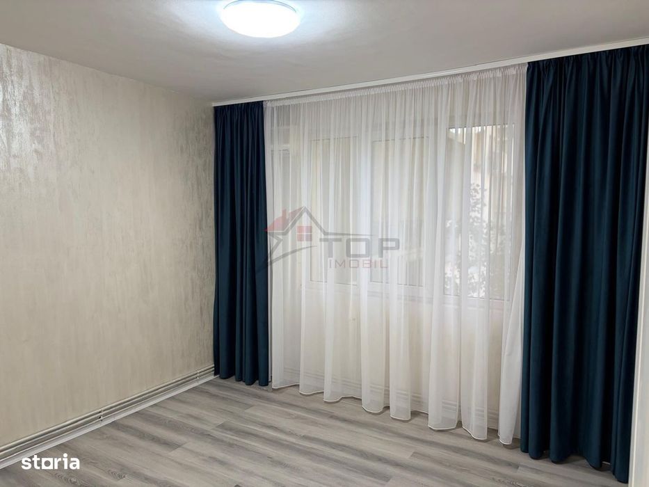 Etaj 2 - Alexandru - Chimicale, 3 camere decomandat model mare cu geam