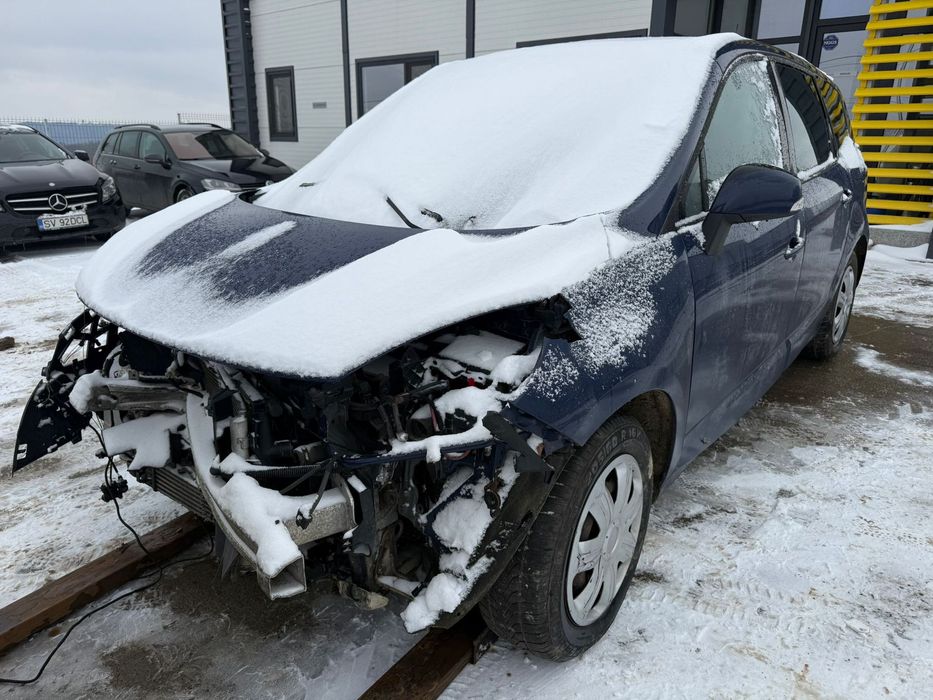 Dezmembrez / Dezmembrari / Piese / Accesorii Renault grand scenic 3 albastru 1.4 TCE H4J700 volan stanga