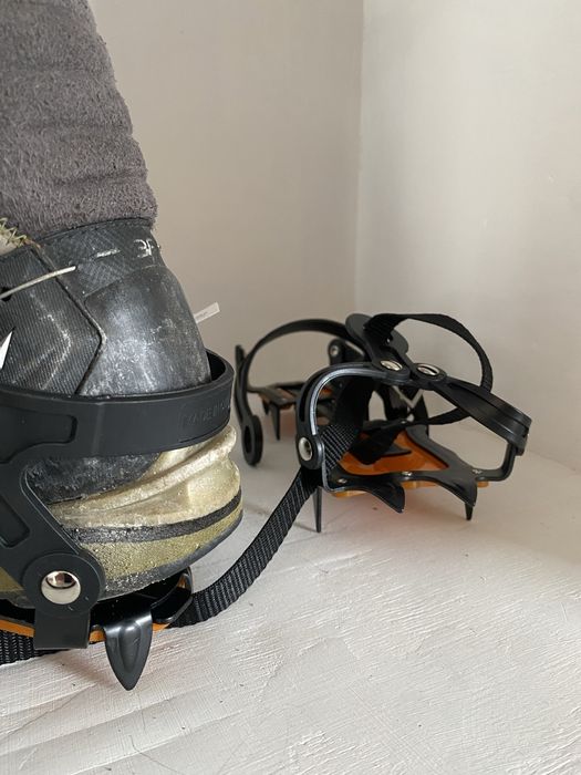 Алпийски Котки по дизайн и модел на Petzl-Алпийски котки за лед и сняг