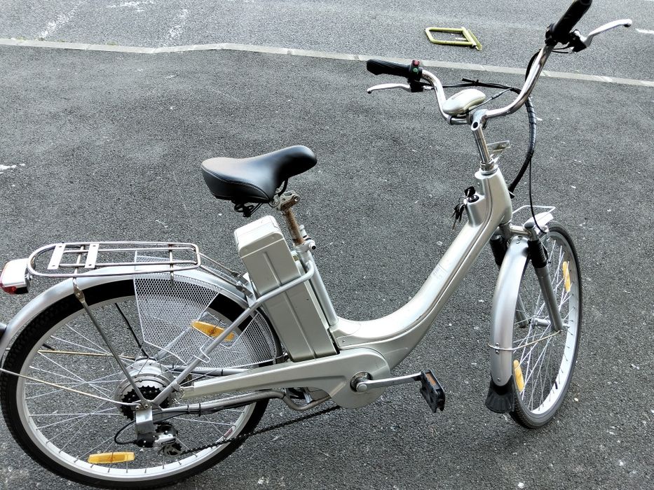 Bicicletă electrică 2022