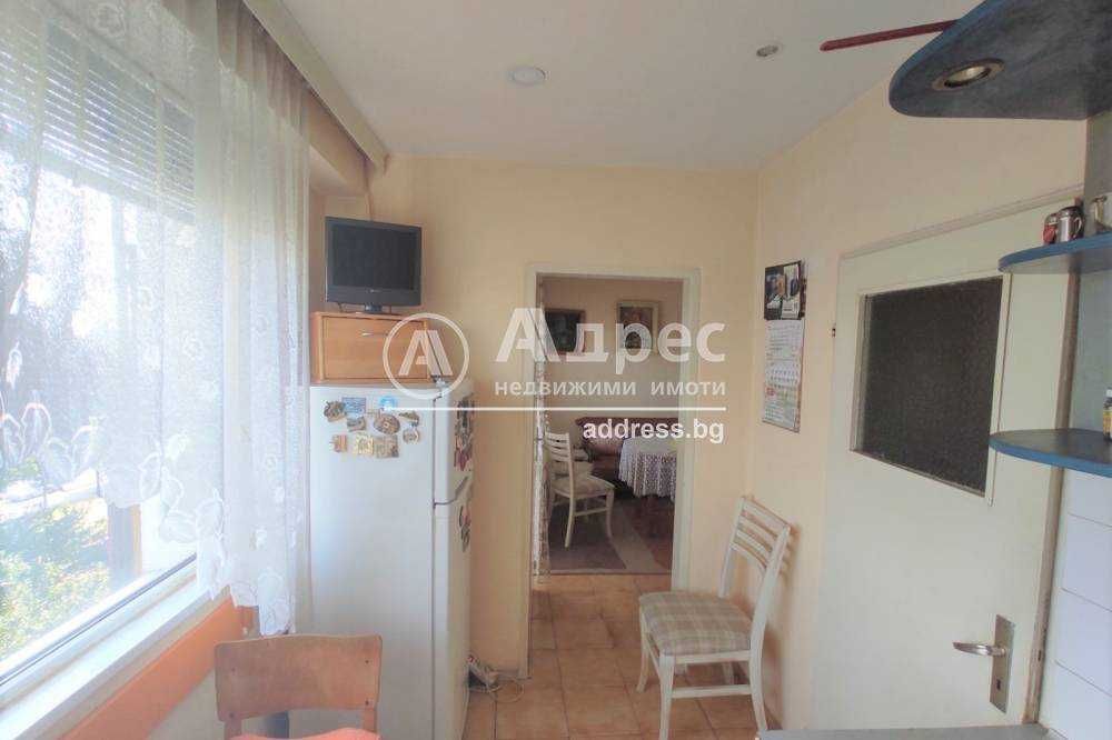 Продава се Тристаен апартамент в Разград, Житница - 93 кв.м за 549 €/кв.м - Снимка #3