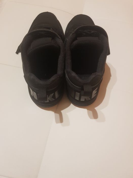 Vând adidași copii Nike