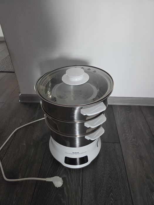 Vând aparat de fiert la aburi Tefal