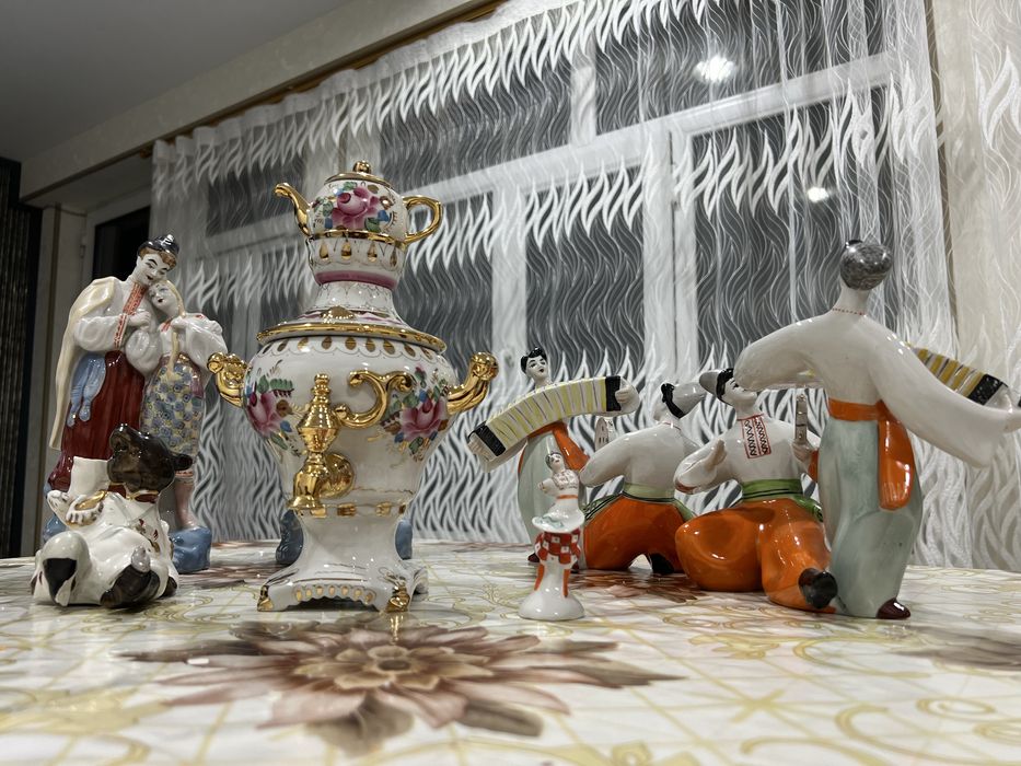 Антиквариант , антиквар , Фарфоровые статуэтки коллекционные