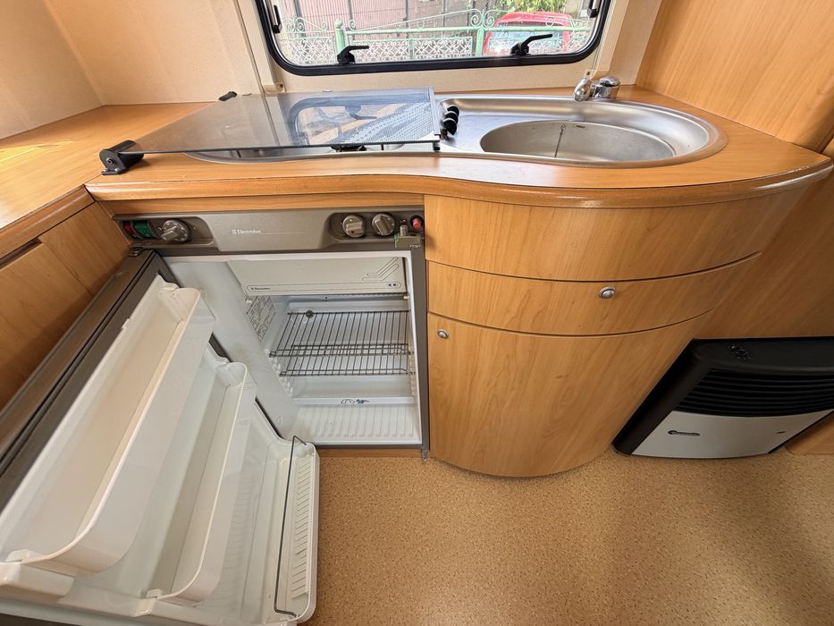 Rulota Home-Car 40,an 2003,2-3persoane,baie cadita dus wc fix,dus