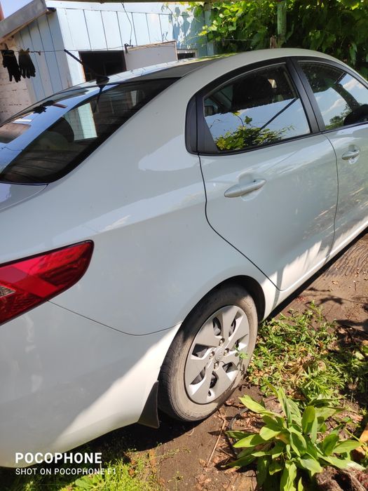 Автомобиль КИА РИО 2014 года