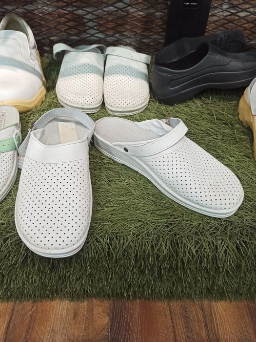 Сабо кожаные тапочки