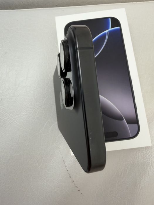 iPhone 16 pro Black Titanium 128GB