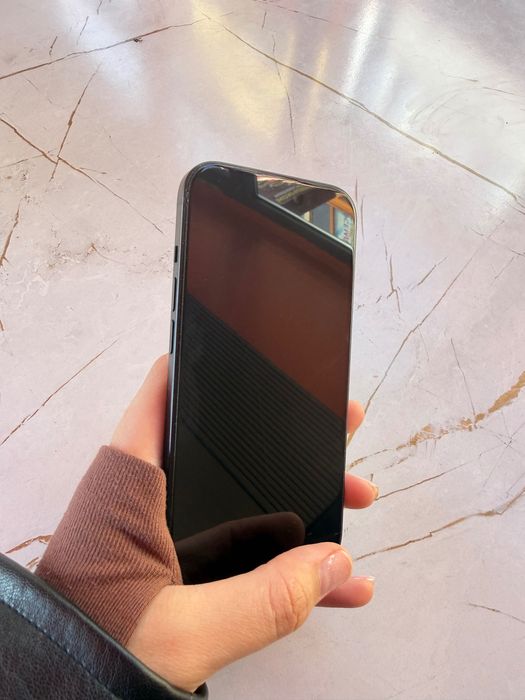 Продам Iphone 15 256gb