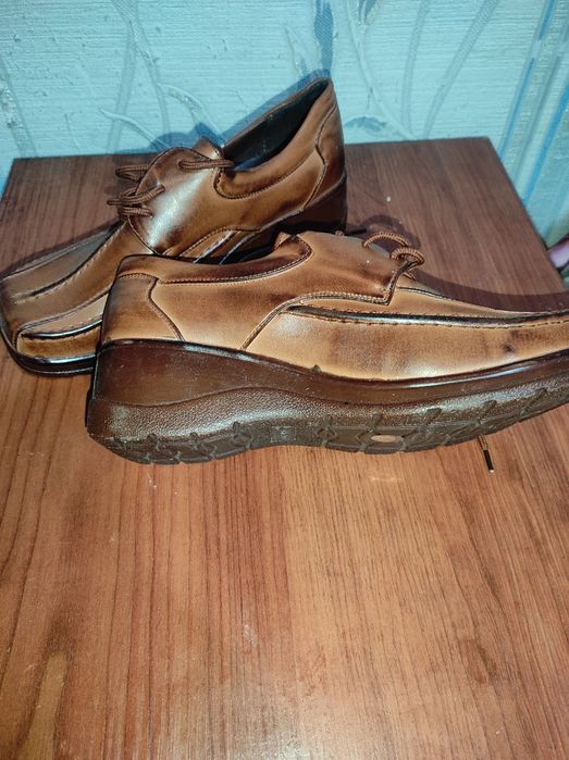 Продам женские туфли новые