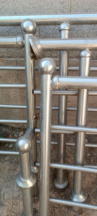 Никель. Ограждение из нержавеющих труб.