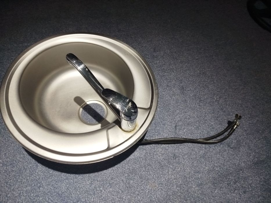 Срочно мойка со смесителем толстый металл