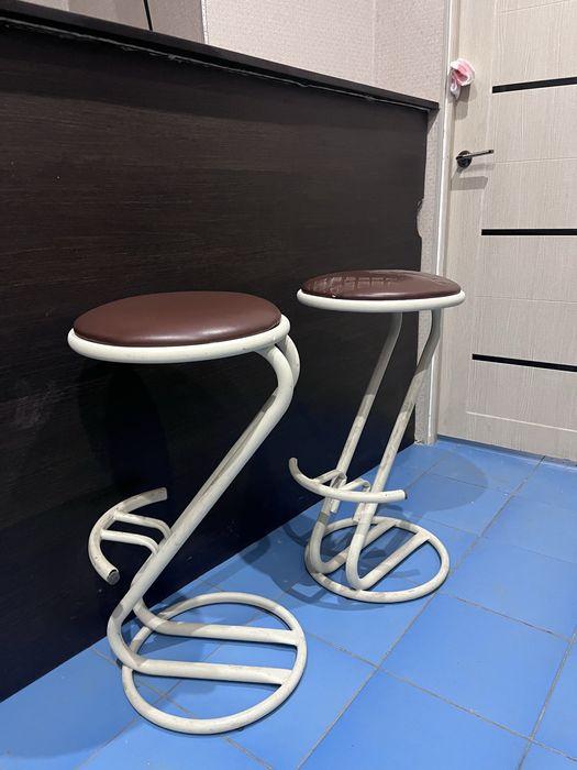 Барный стулья почти новый.