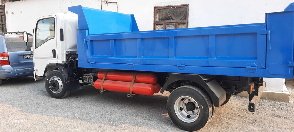 Isuzi самосвал сотилади