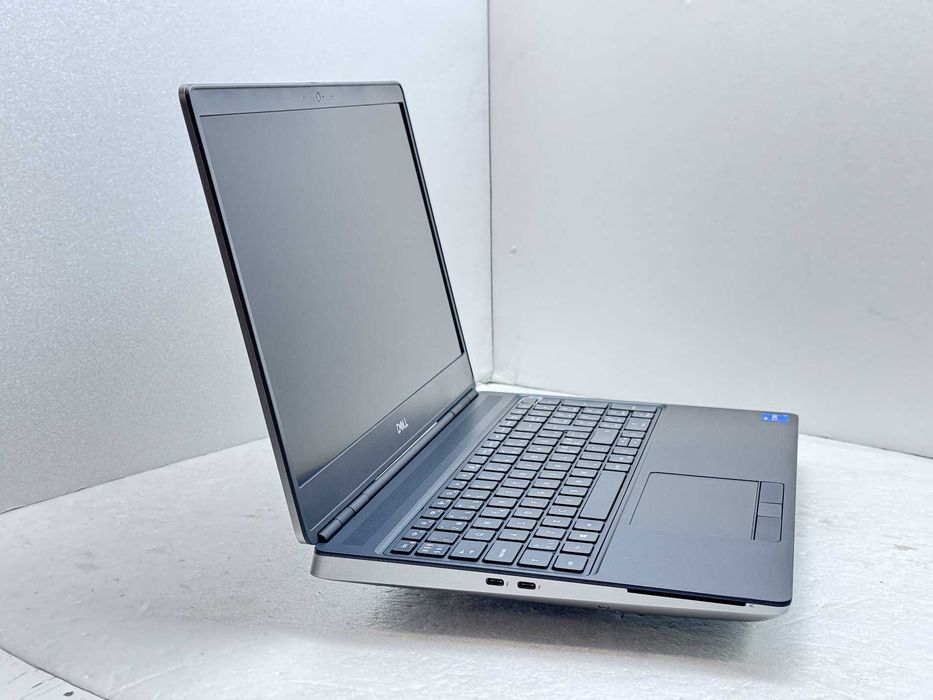Реновиран лаптоп Dell Precision 7560 15.6" IPS FHD webcam i7-11800H 32GB DDR4 1TB M.2 Nvme Nvidia RTX A4000 M/ клас А/ 12м гаранция