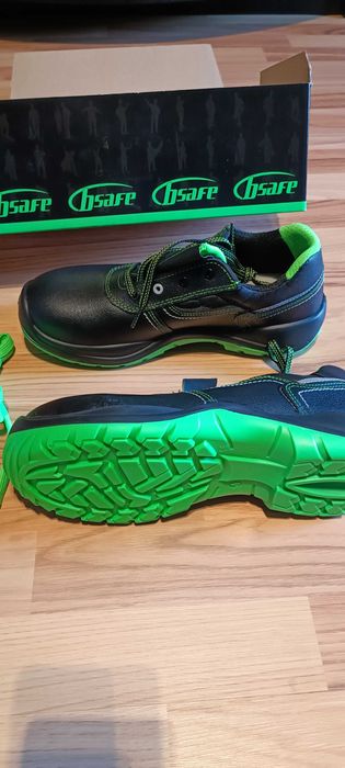 Pantofi protectie noi